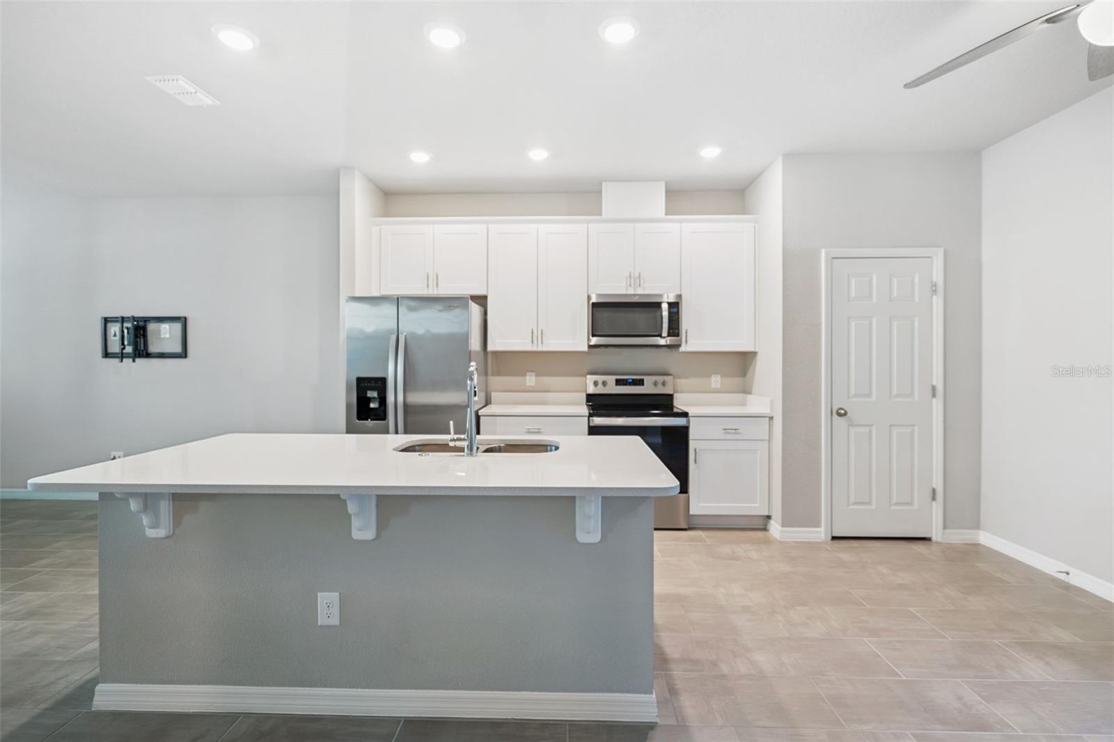 Image 5 of 60 For 988 Legacy Winds Way