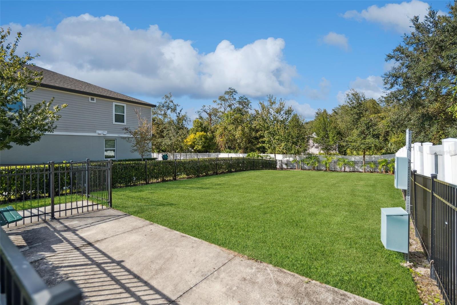 Image 51 of 60 For 988 Legacy Winds Way