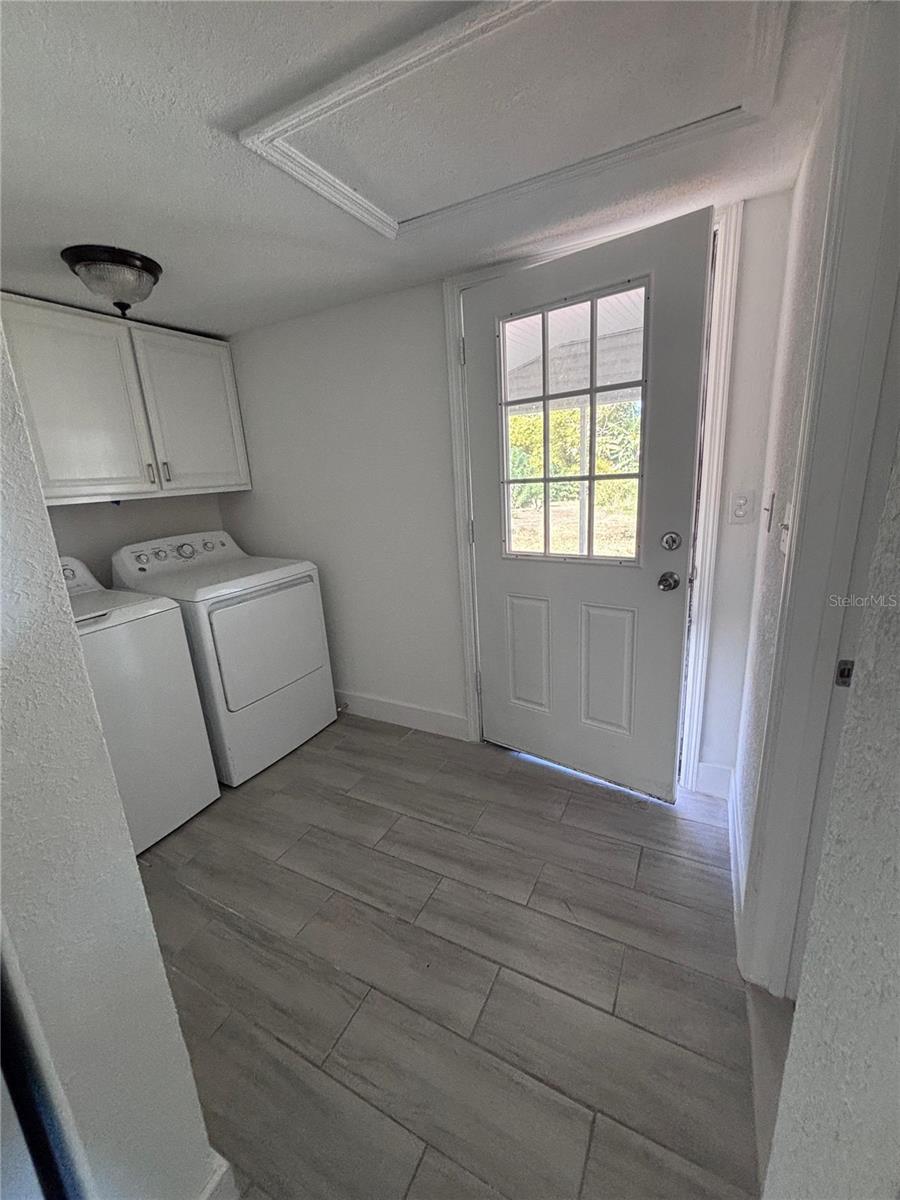 Image 16 of 30 For 702 Hillsboro Street