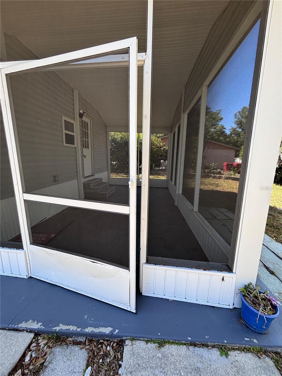 Image 24 of 30 For 702 Hillsboro Street