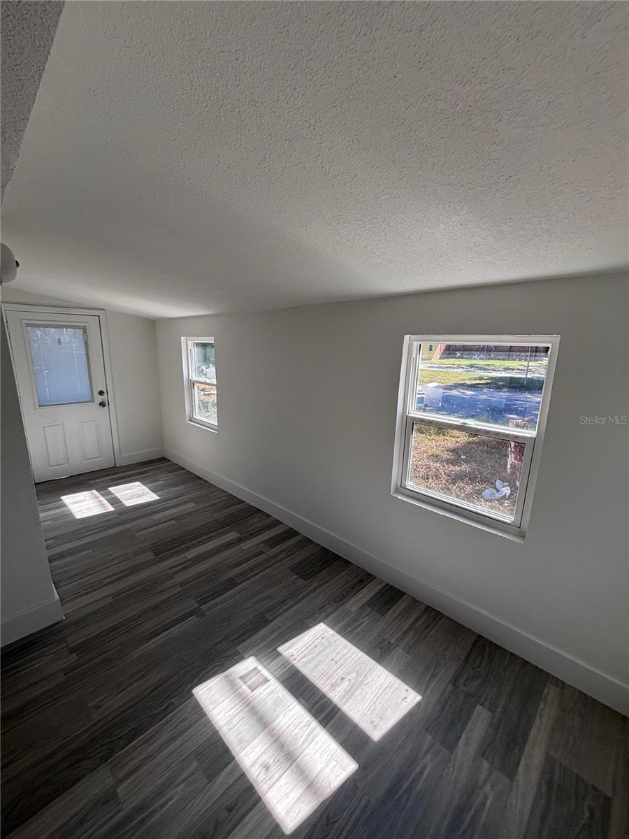 Image 4 of 30 For 702 Hillsboro Street