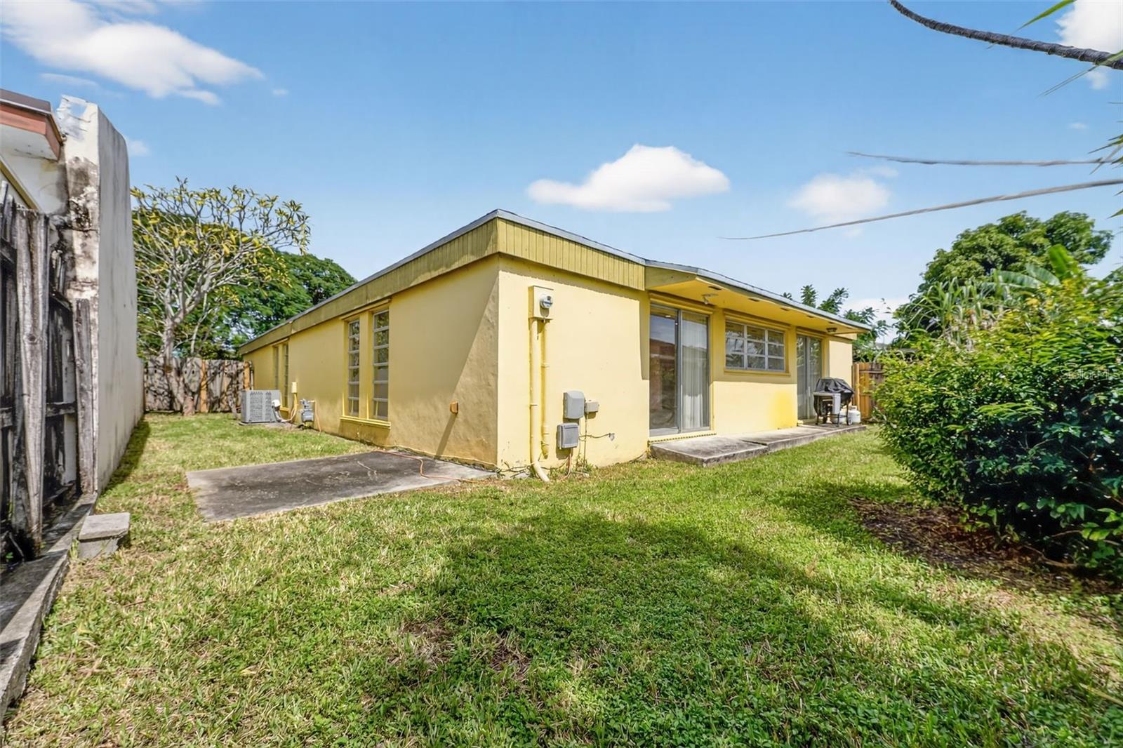 Image 5 of 33 For 11530 83rd  