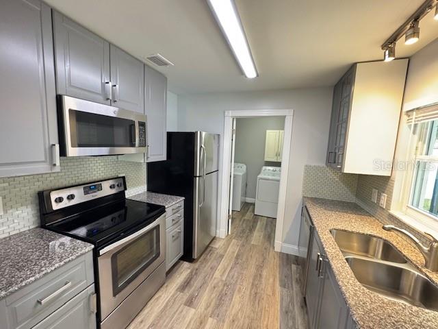 Image 16 of 73 For 413 Citadel Drive