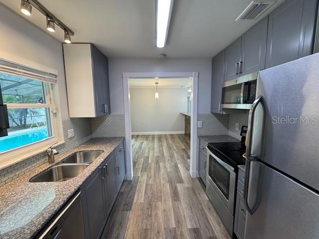 Image 32 of 73 For 413 Citadel Drive