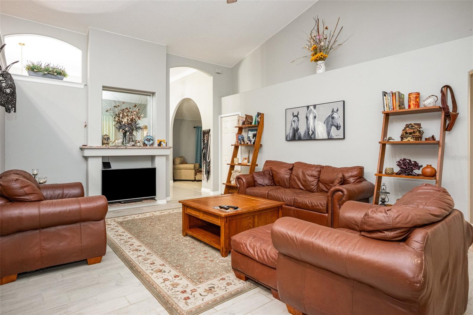 Image 11 of 30 For 1045 State Road 415