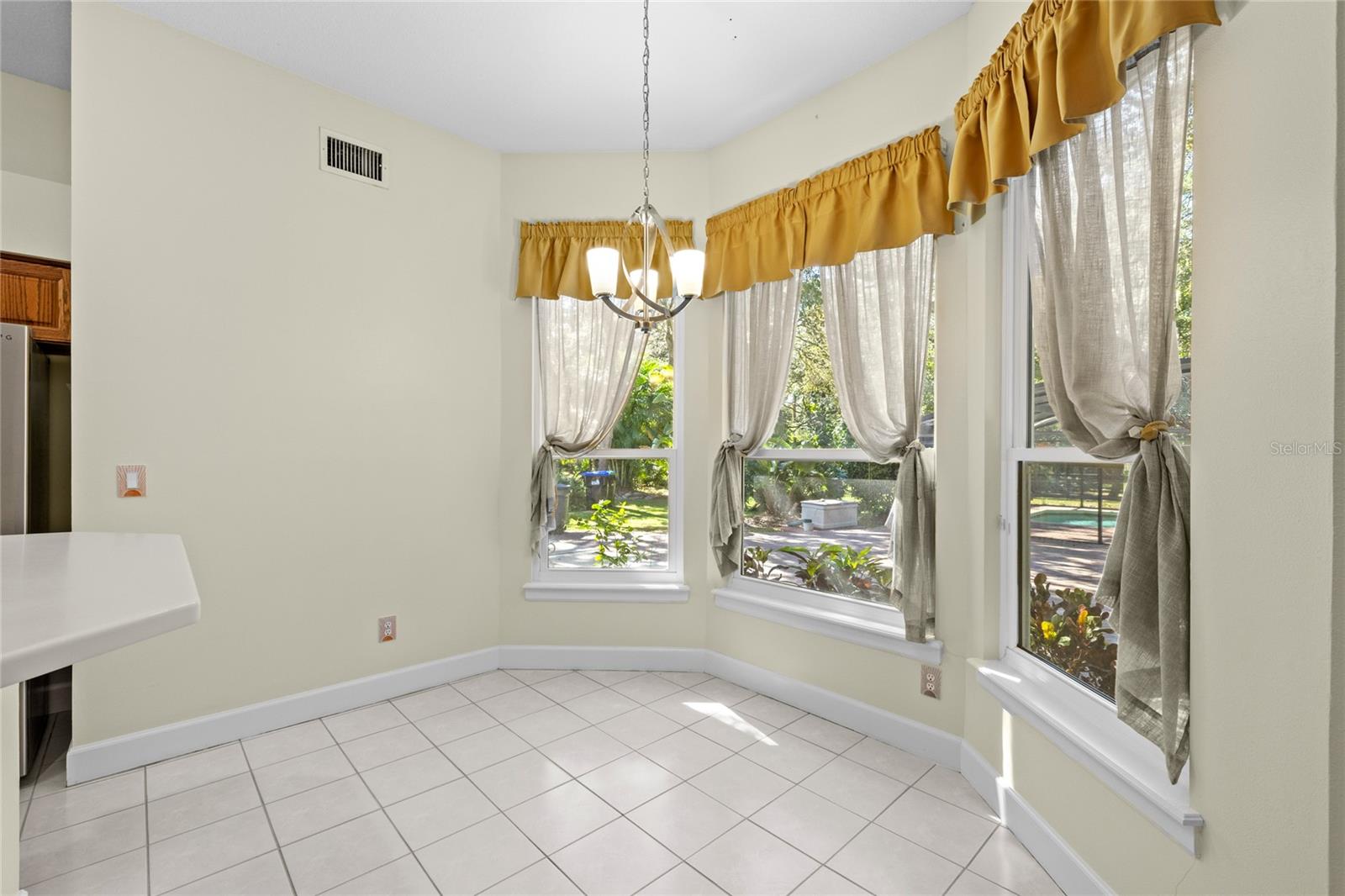 Image 13 of 49 For 3124 Oak Alley Drive