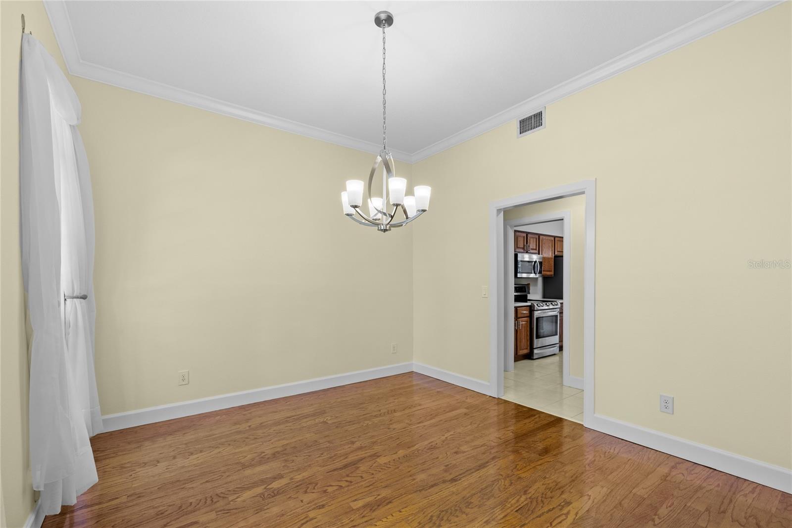 Image 17 of 49 For 3124 Oak Alley Drive