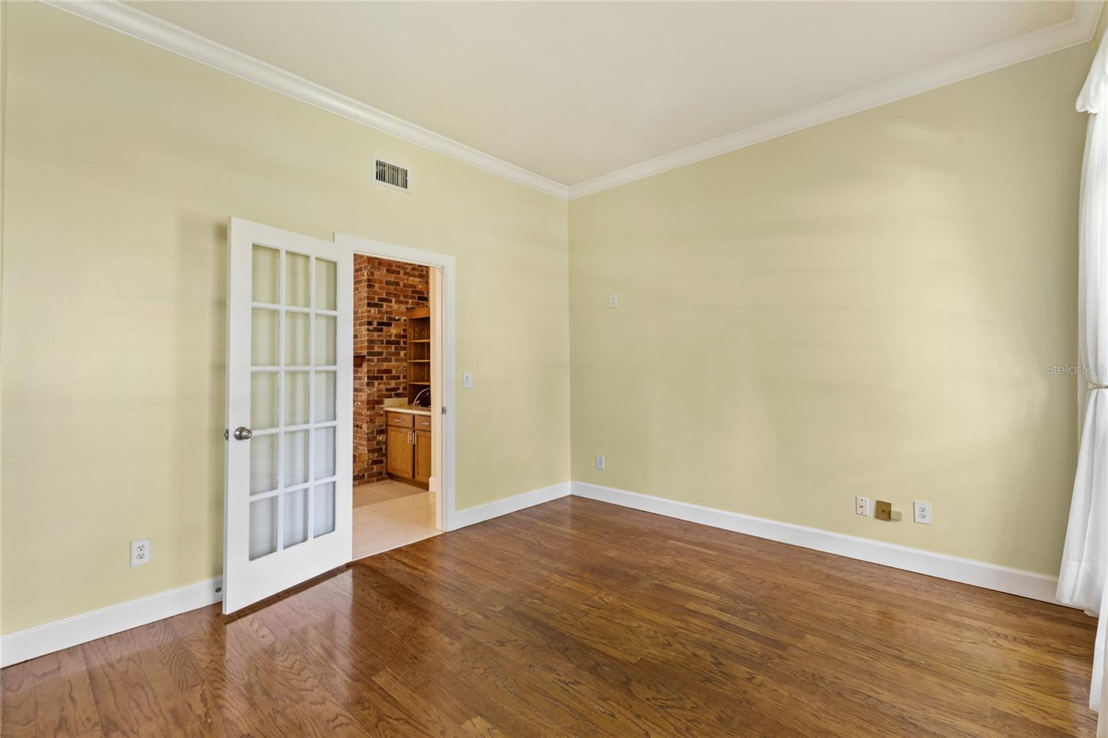 Image 19 of 49 For 3124 Oak Alley Drive