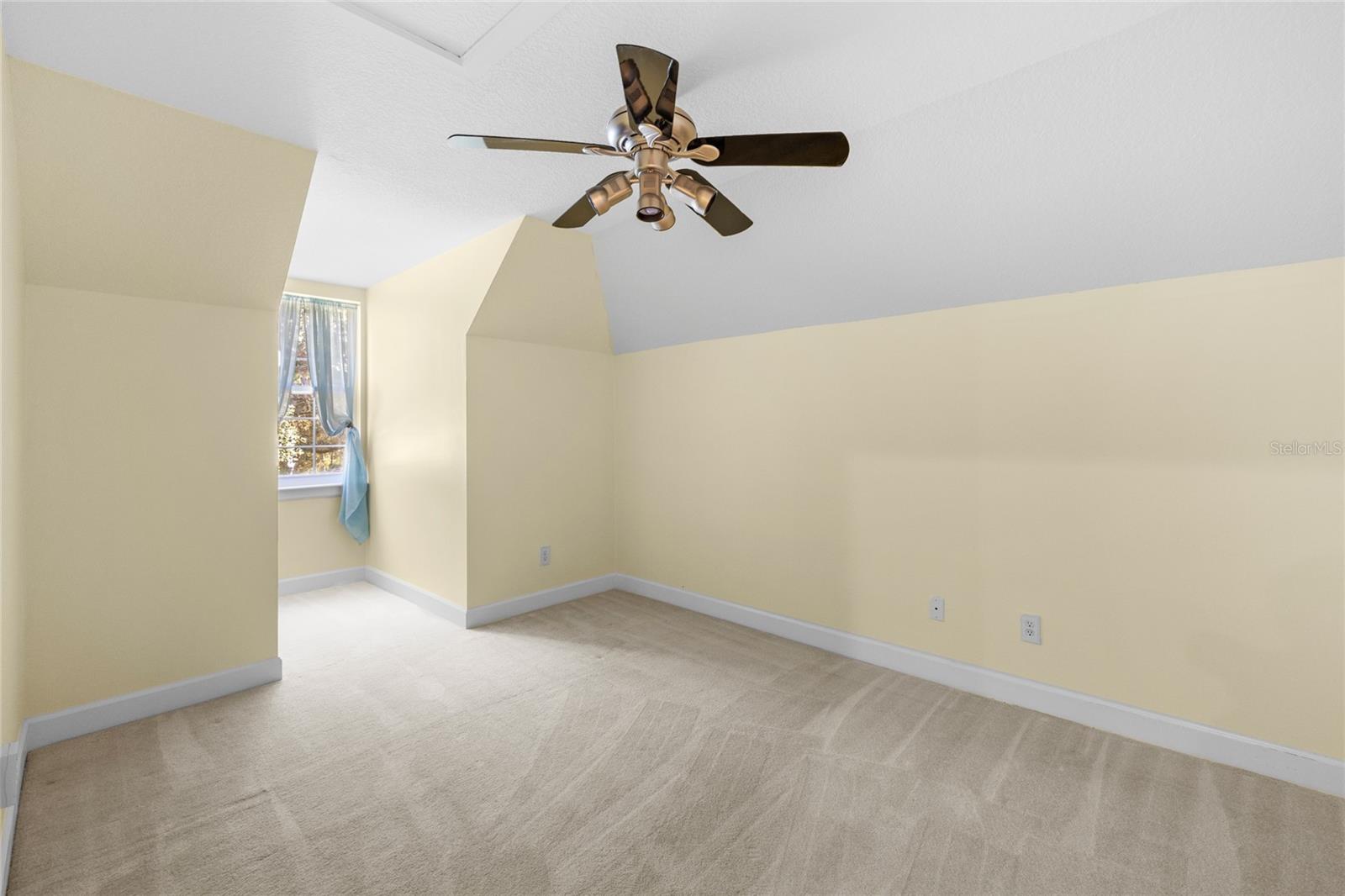 Image 33 of 49 For 3124 Oak Alley Drive