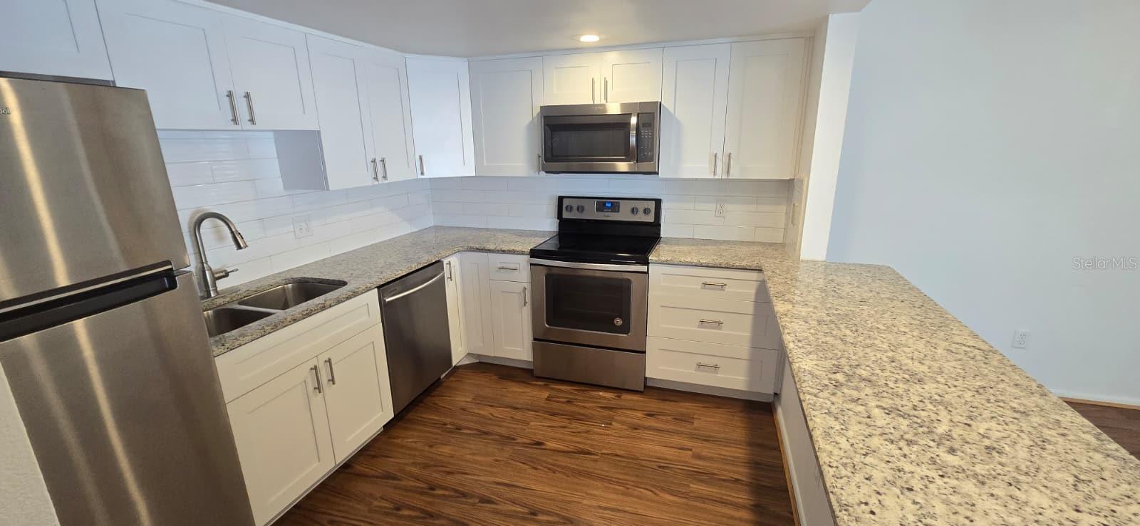 Image 10 of 32 For 824 Town Circle 101