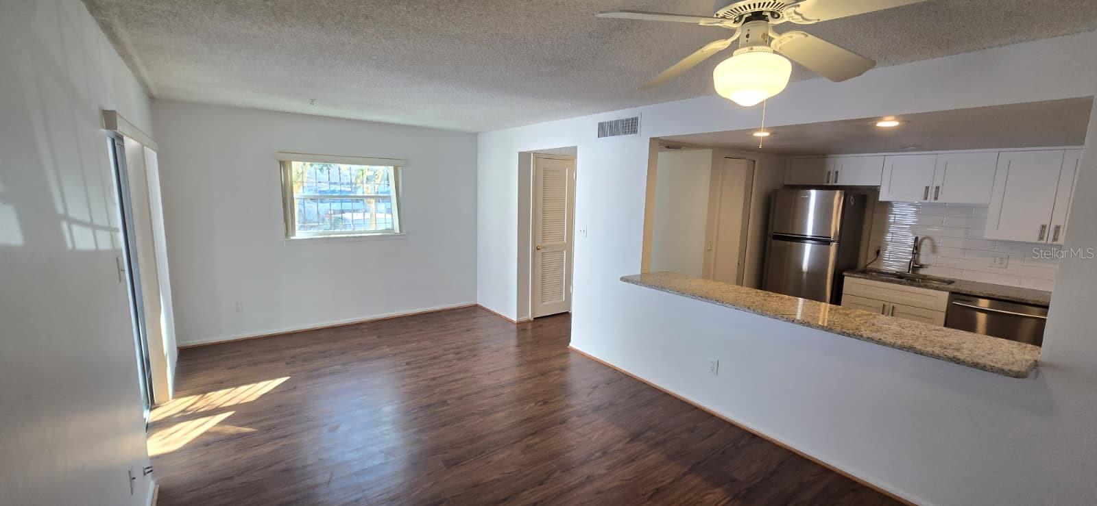 Image 8 of 32 For 824 Town Circle 101