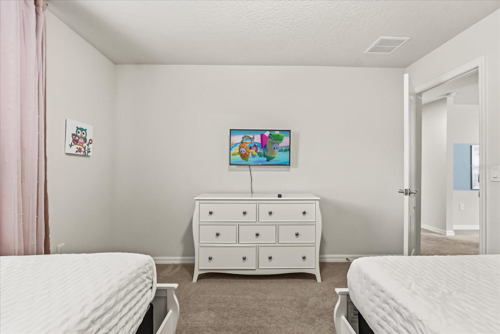 Image 21 of 40 For 8908 Prague Way