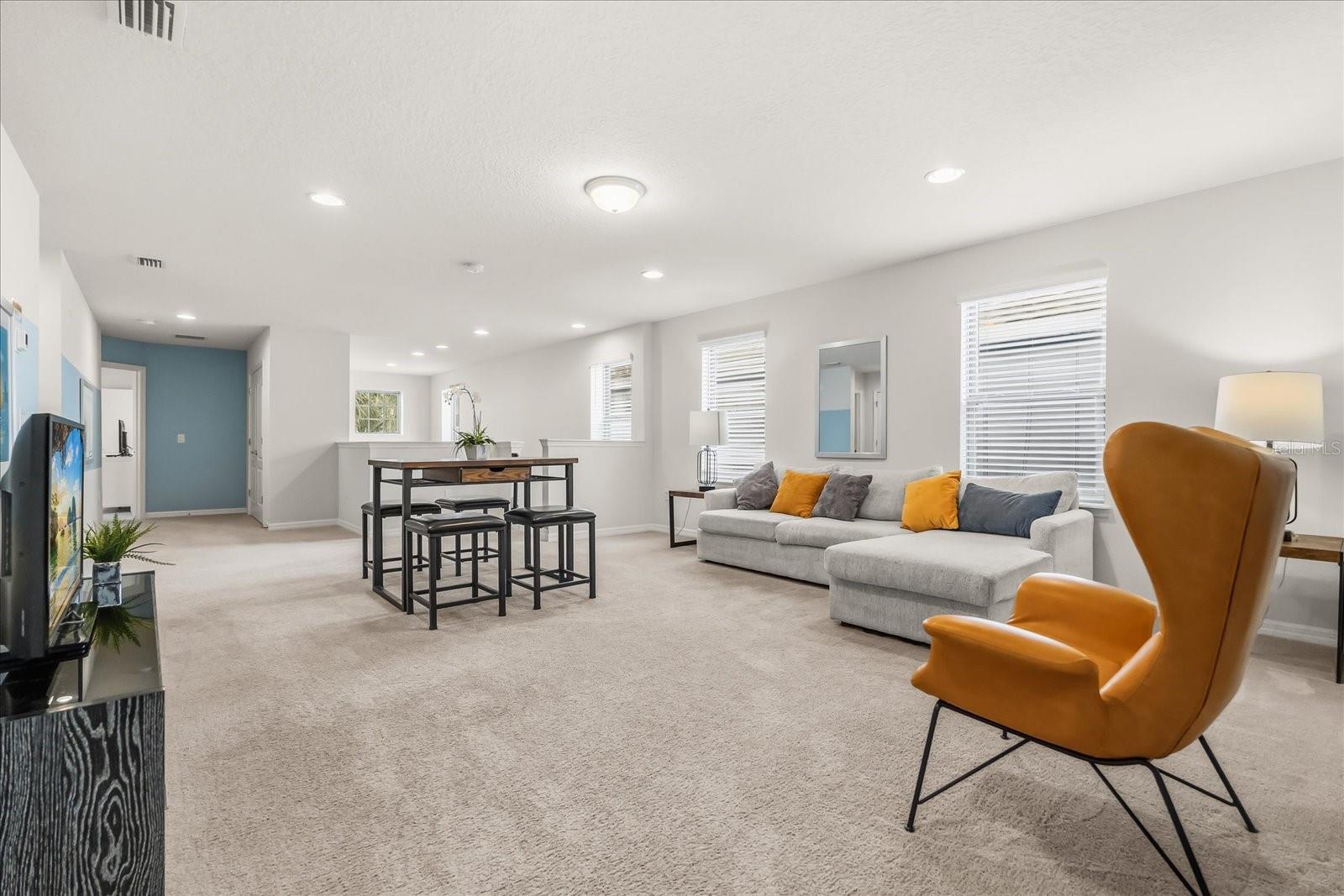 Image 4 of 40 For 8908 Prague Way