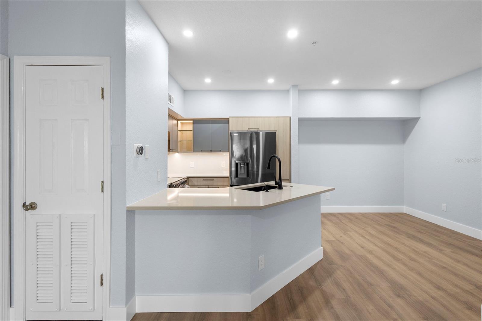 Image 43 of 46 For 822 Camargo Way 307