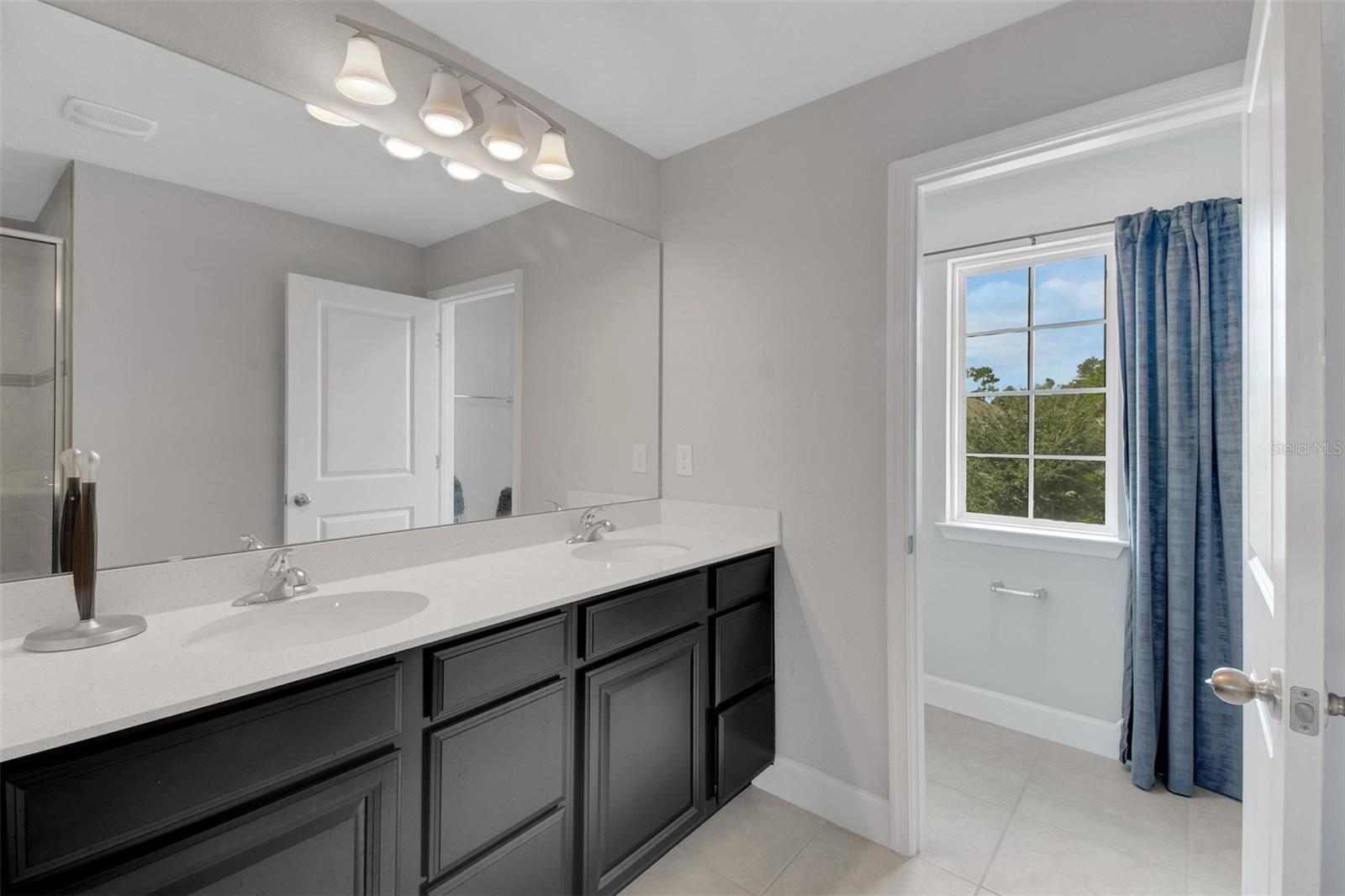 Image 33 of 38 For 1530 Scrub Jay Court