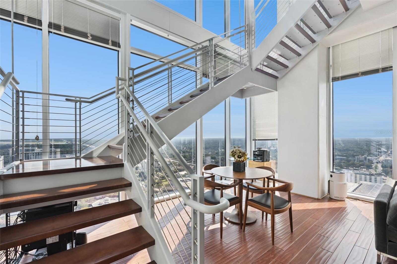 Image 26 of 79 For 155 Court Avenue P-2901