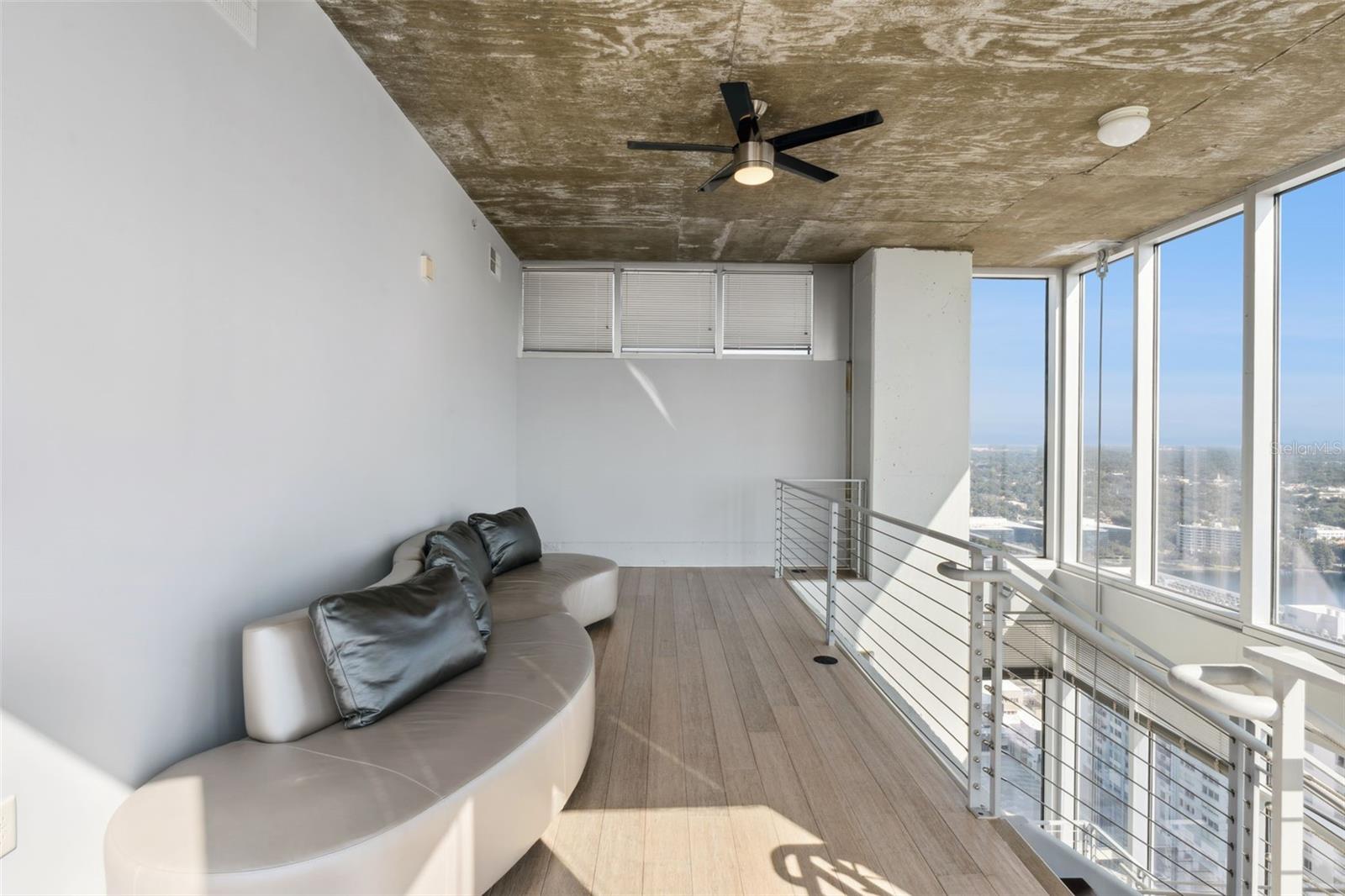 Image 27 of 79 For 155 Court Avenue P-2901