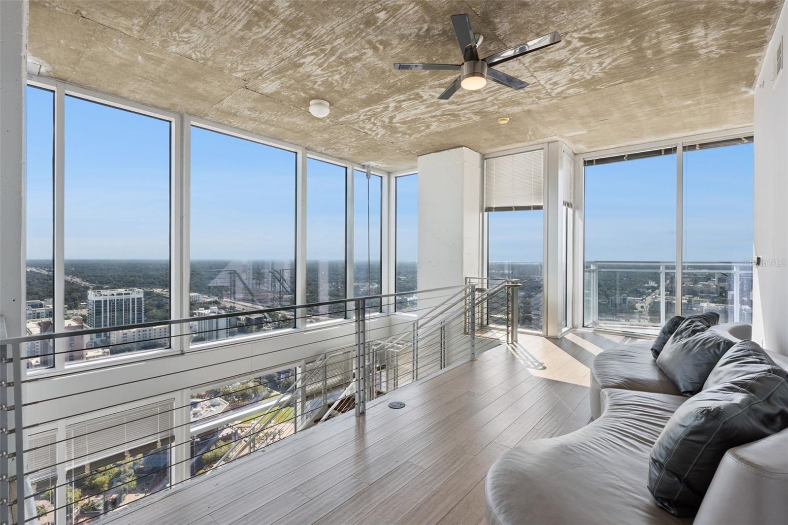 Image 28 of 79 For 155 Court Avenue P-2901