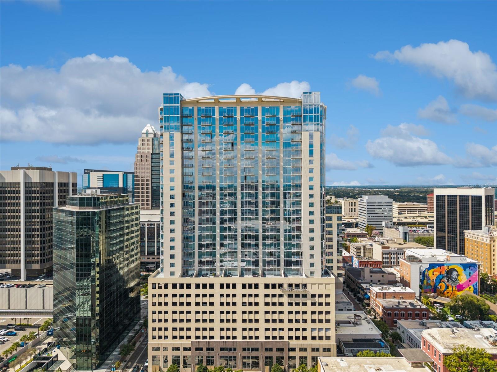 Image 3 of 79 For 155 Court Avenue P-2901