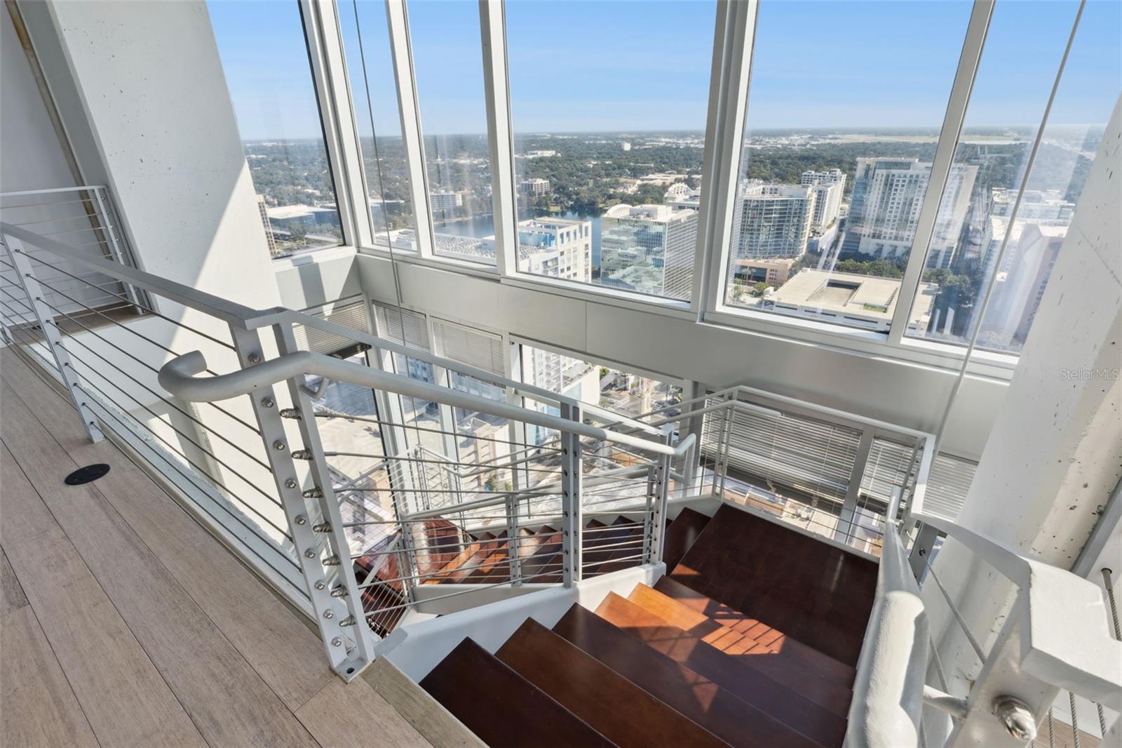 Image 30 of 79 For 155 Court Avenue P-2901