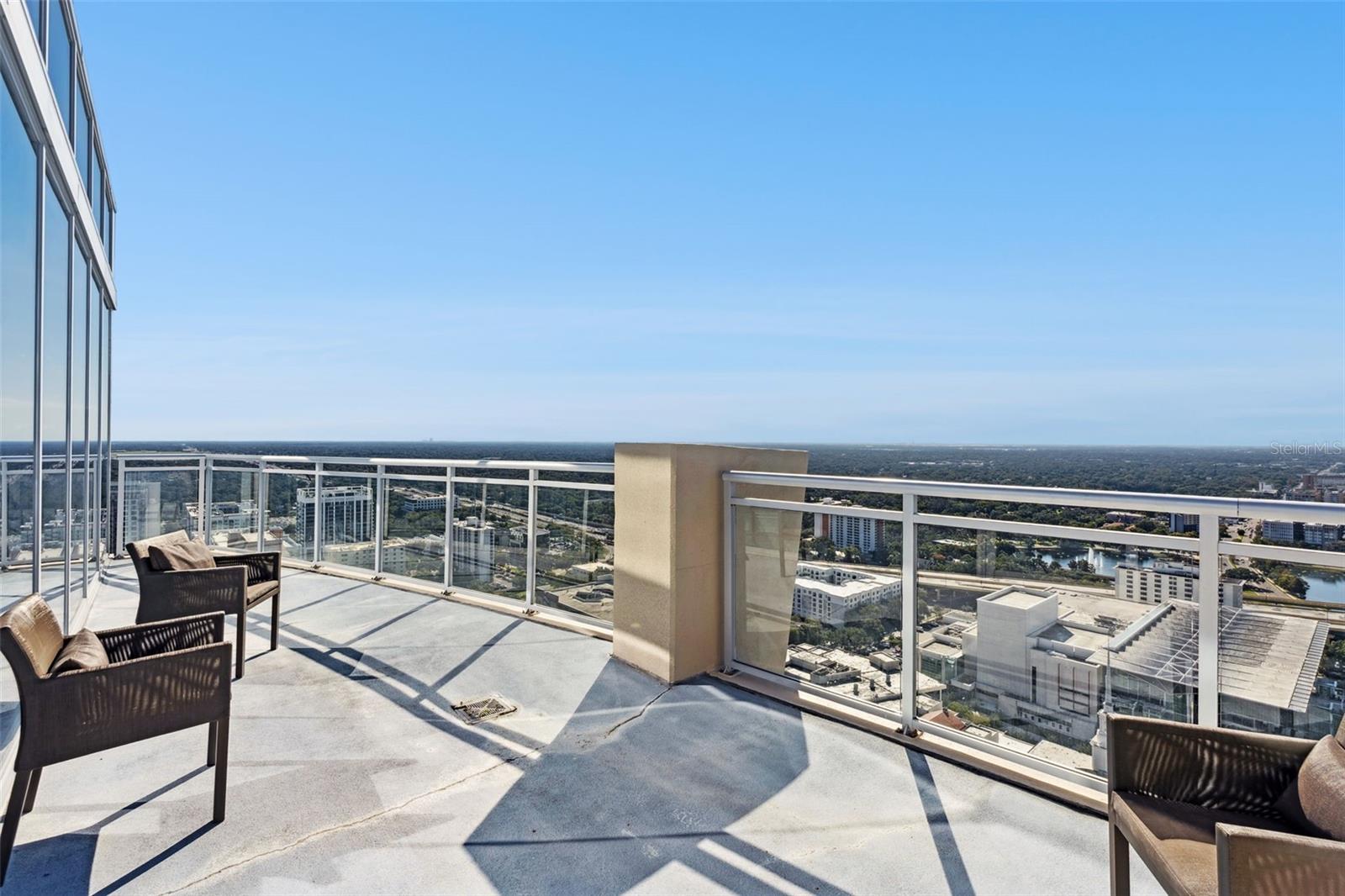 Image 43 of 79 For 155 Court Avenue P-2901