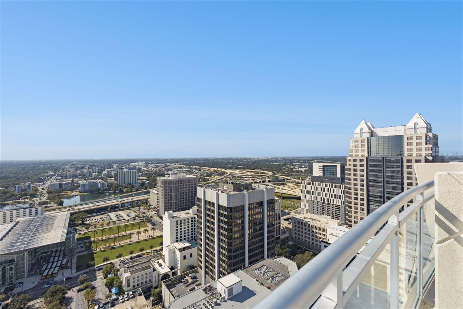 Image 45 of 79 For 155 Court Avenue P-2901