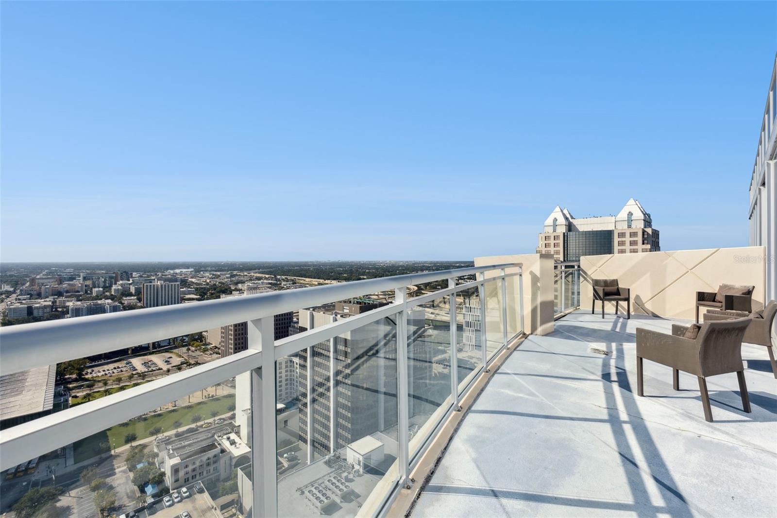 Image 48 of 79 For 155 Court Avenue P-2901