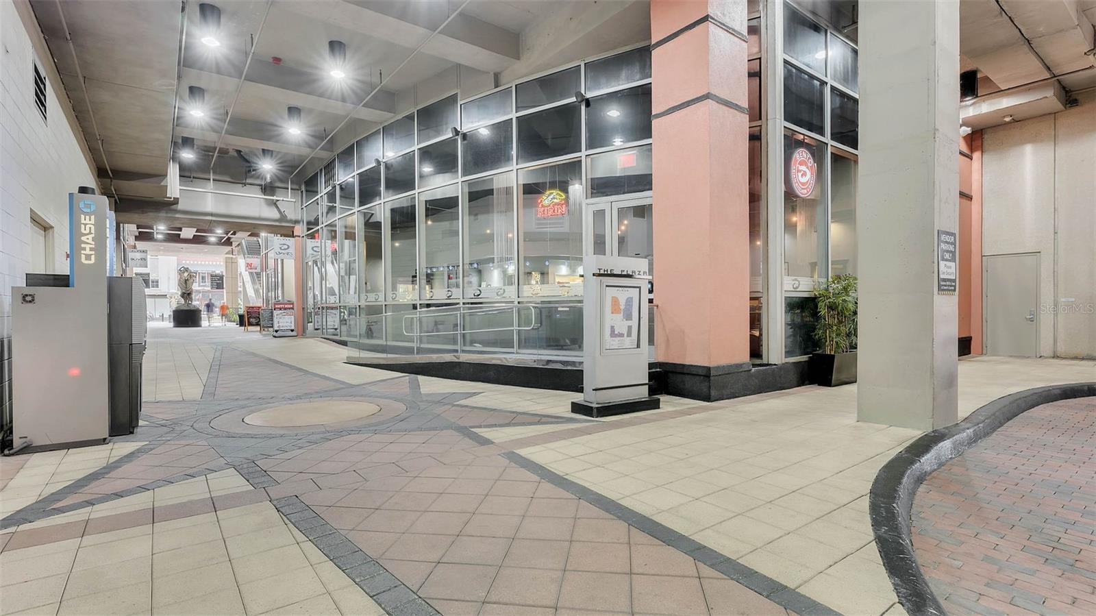 Image 52 of 79 For 155 Court Avenue P-2901