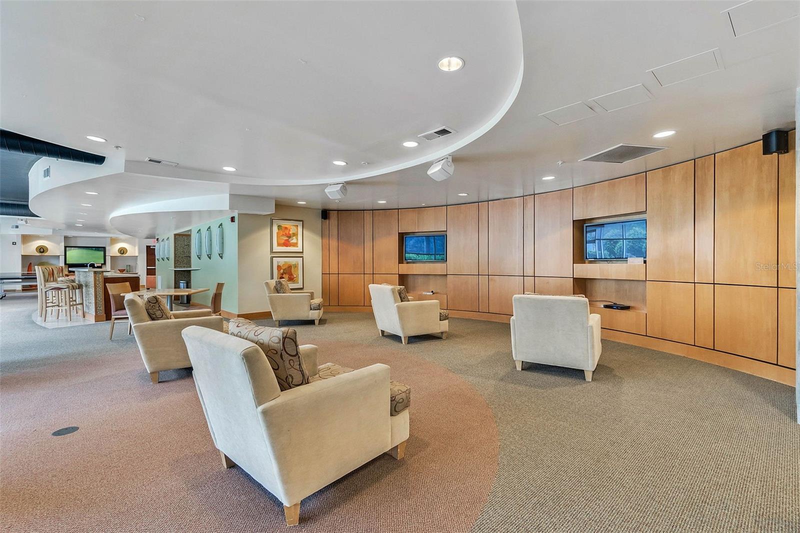 Image 57 of 79 For 155 Court Avenue P-2901