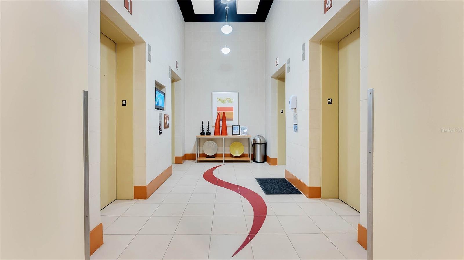 Image 63 of 79 For 155 Court Avenue P-2901