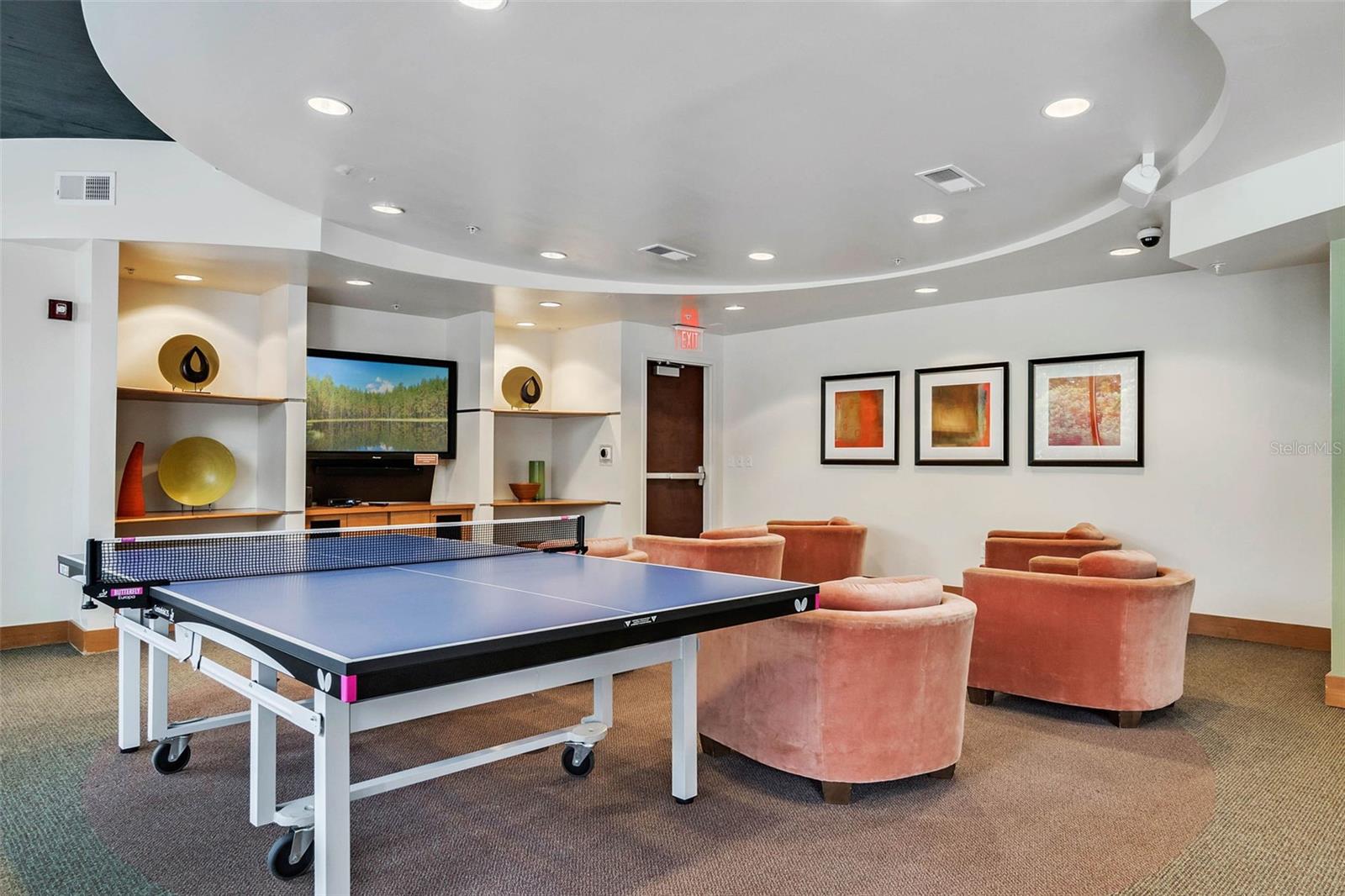 Image 64 of 79 For 155 Court Avenue P-2901