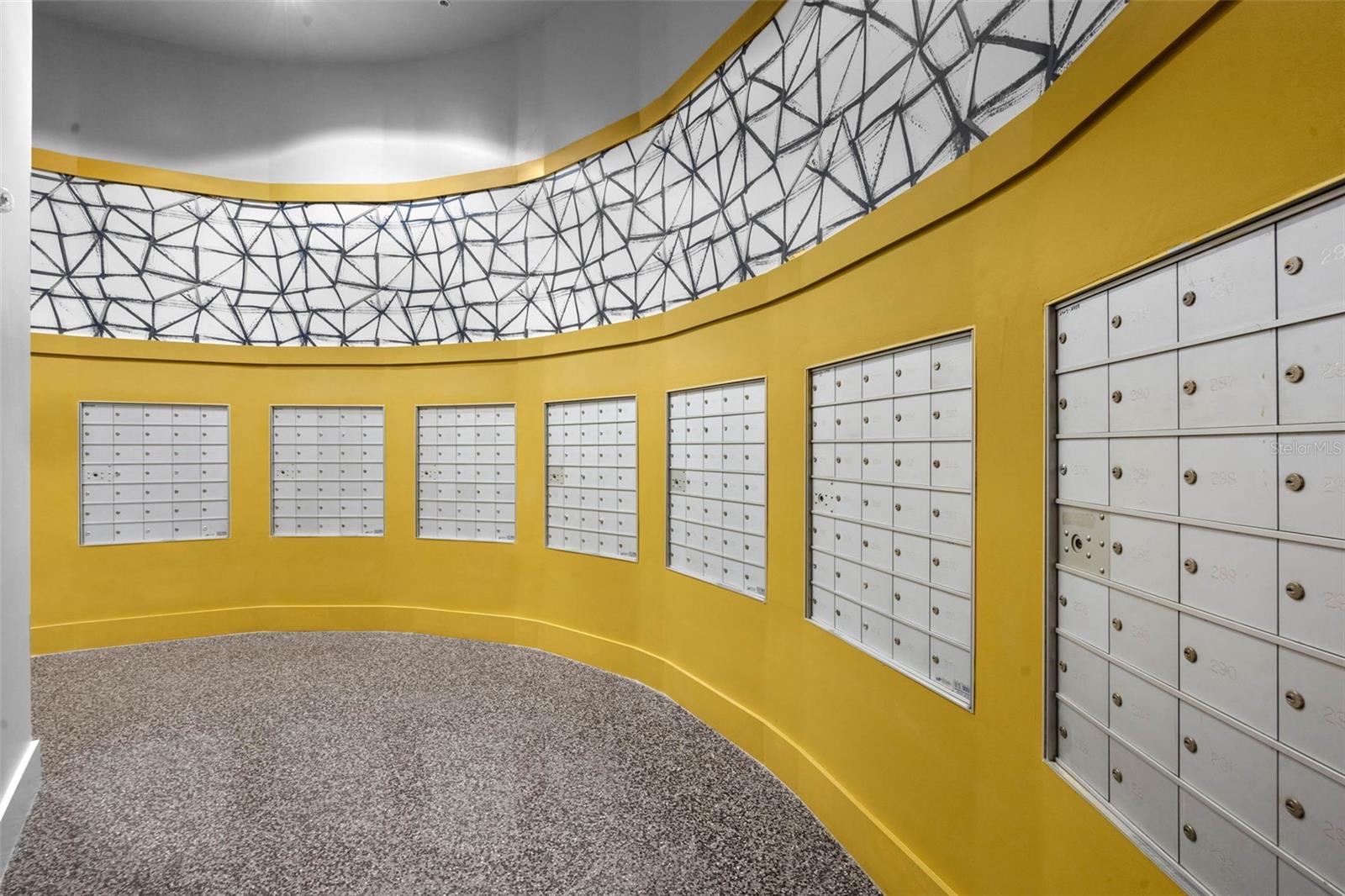 Image 67 of 79 For 155 Court Avenue P-2901