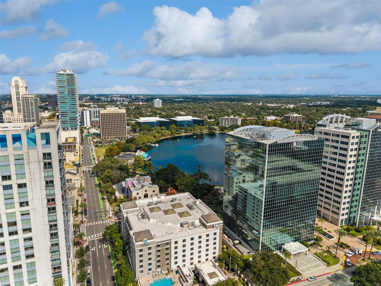 Image 7 of 79 For 155 Court Avenue P-2901