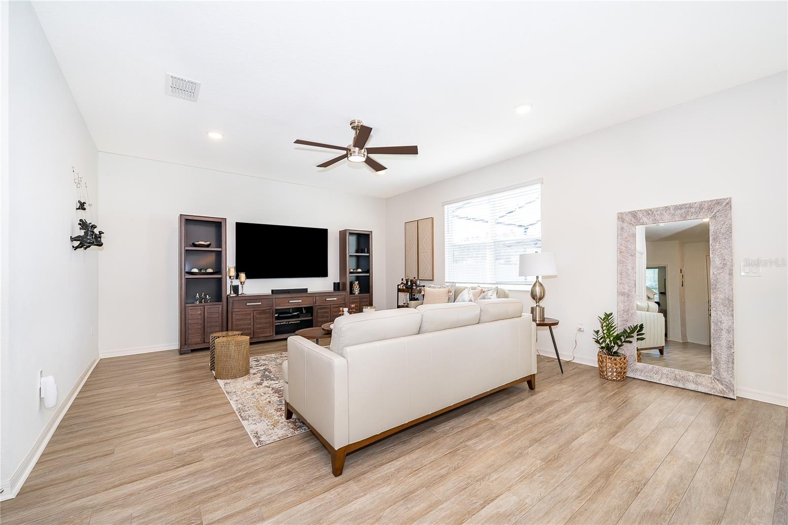 Image 9 of 29 For 16616 Centipede Street