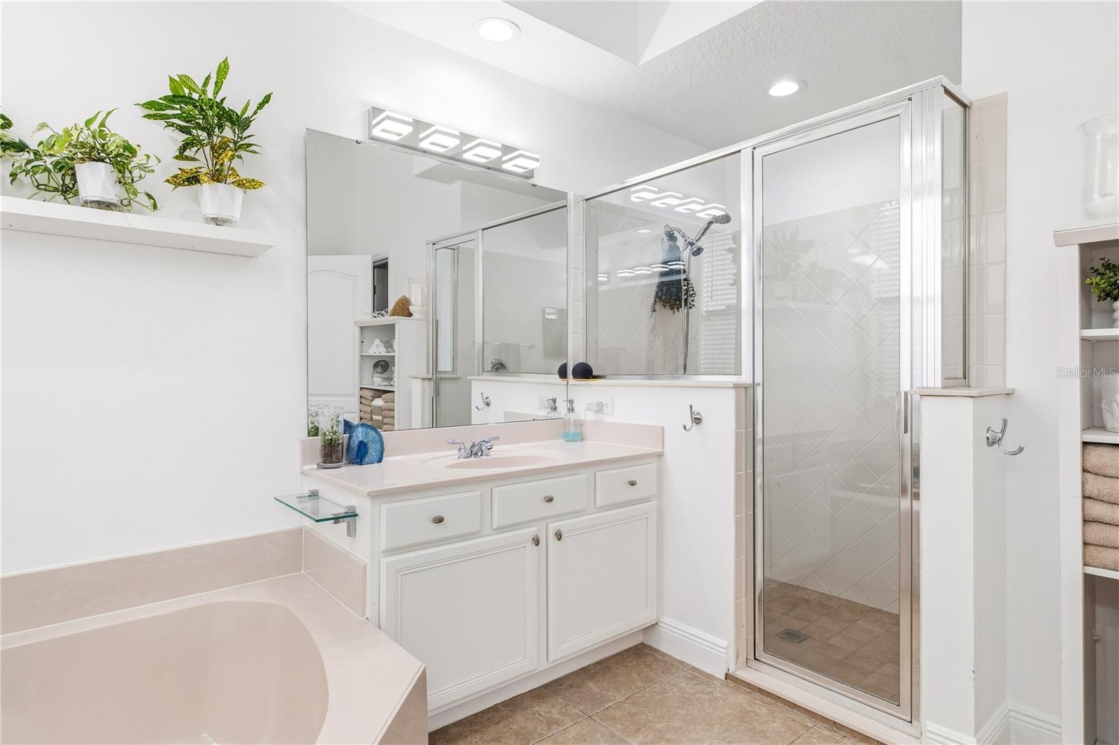 Listing photo id 22 for 2425 Greenwillow Drive