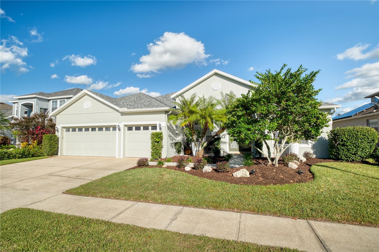 Listing photo id 32 for 2425 Greenwillow Drive