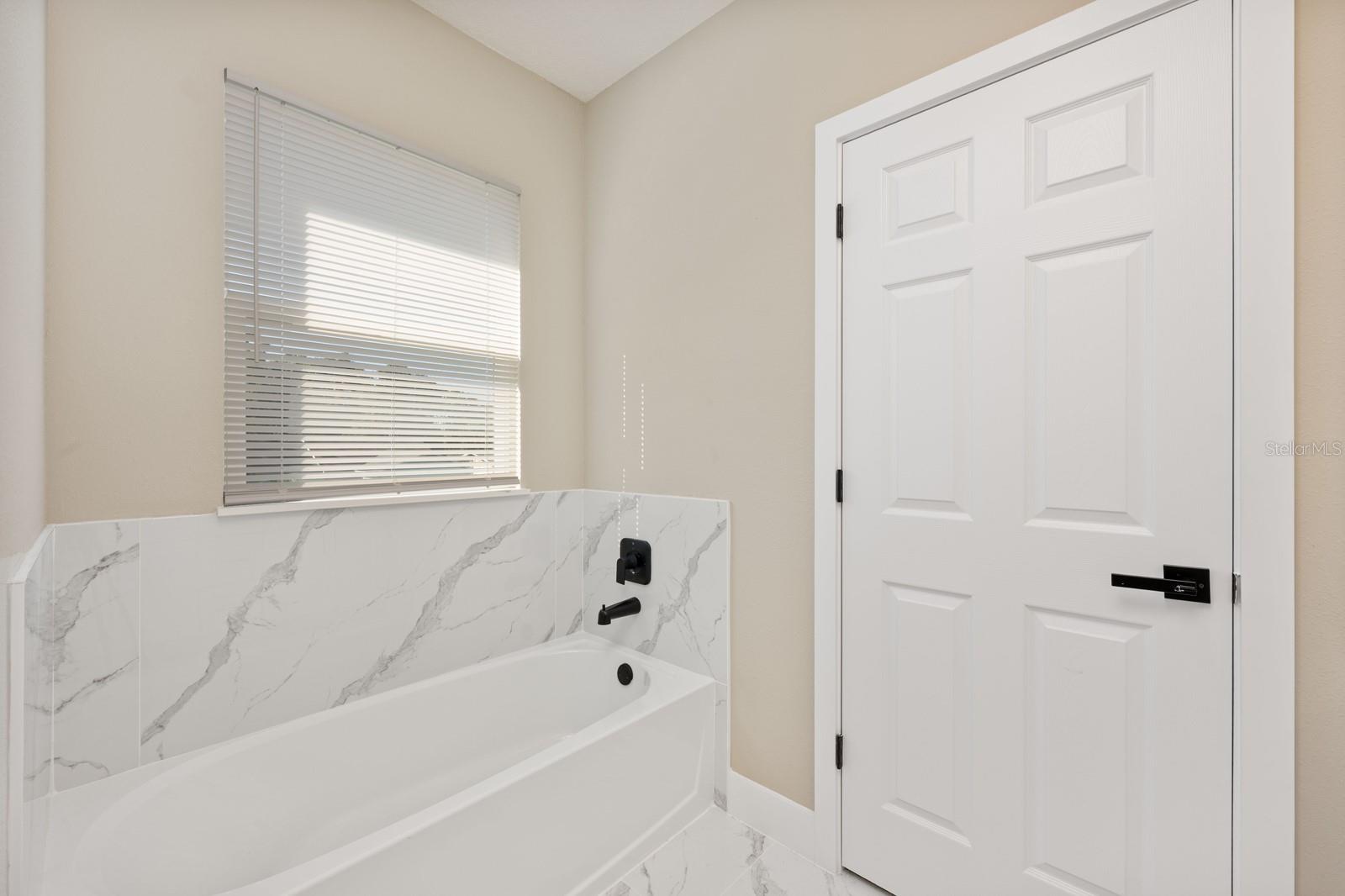 Image 12 of 20 For 1431 39th Street