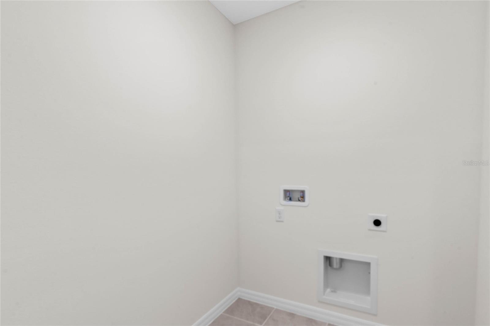 Image 8 of 37 For 1229 Alstonia Lane