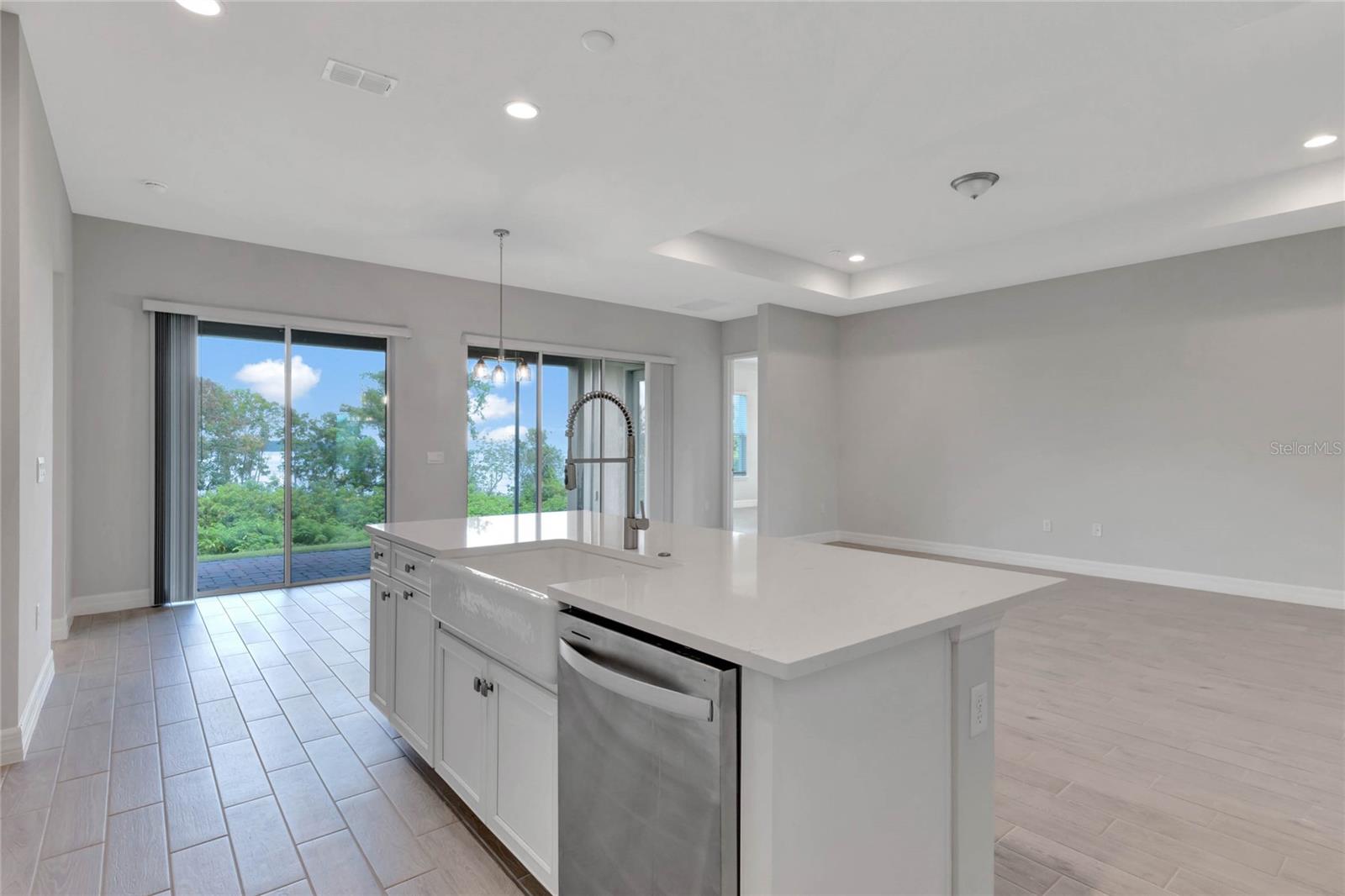 Image 12 of 35 For 3675 Malawi