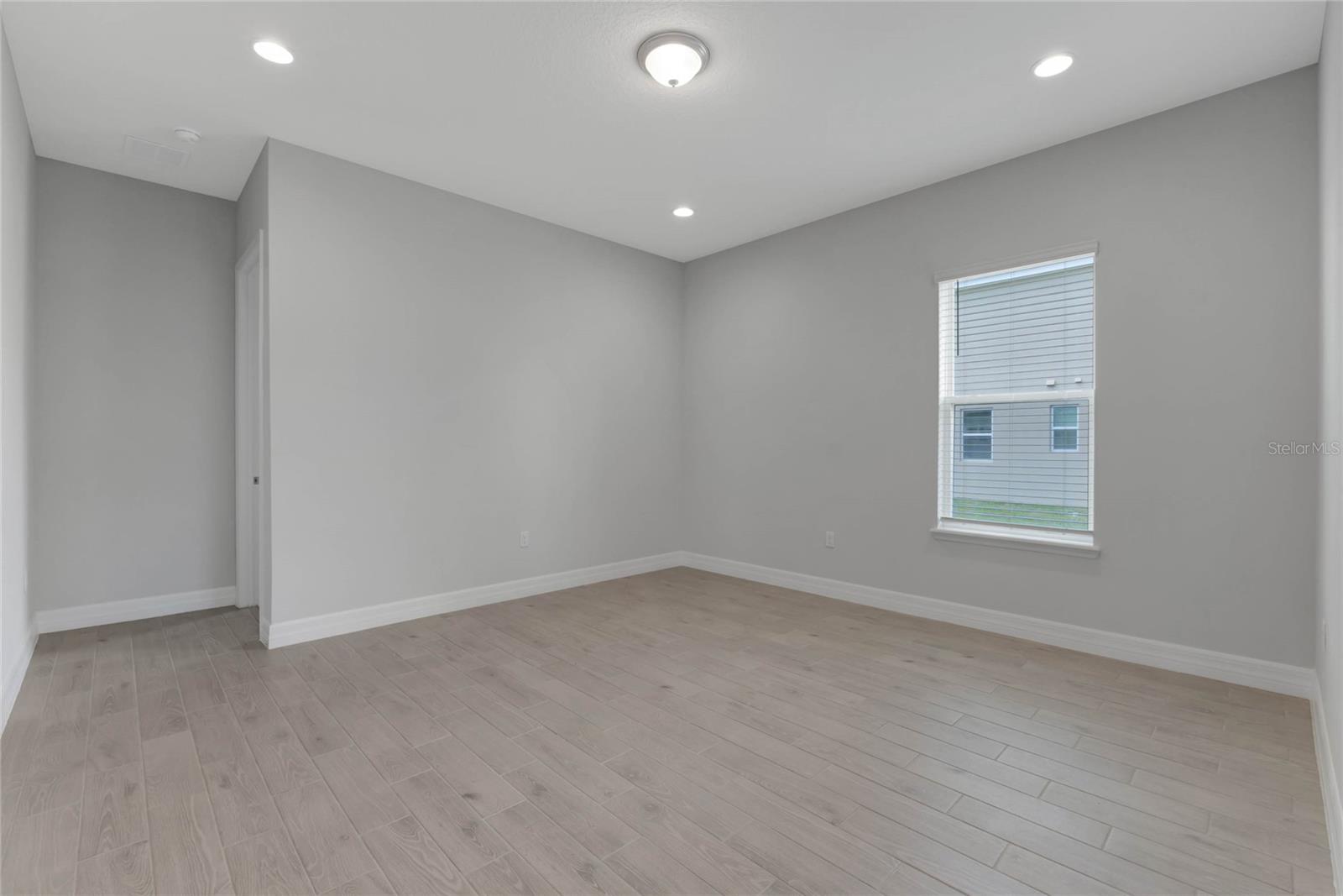 Image 15 of 35 For 3675 Malawi