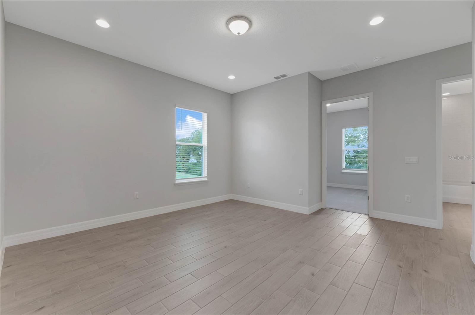 Image 17 of 35 For 3675 Malawi