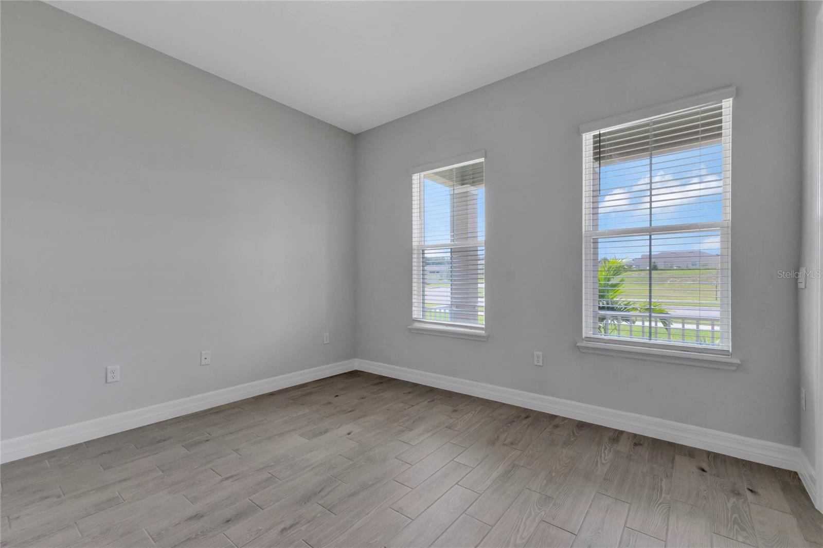 Image 20 of 35 For 3675 Malawi