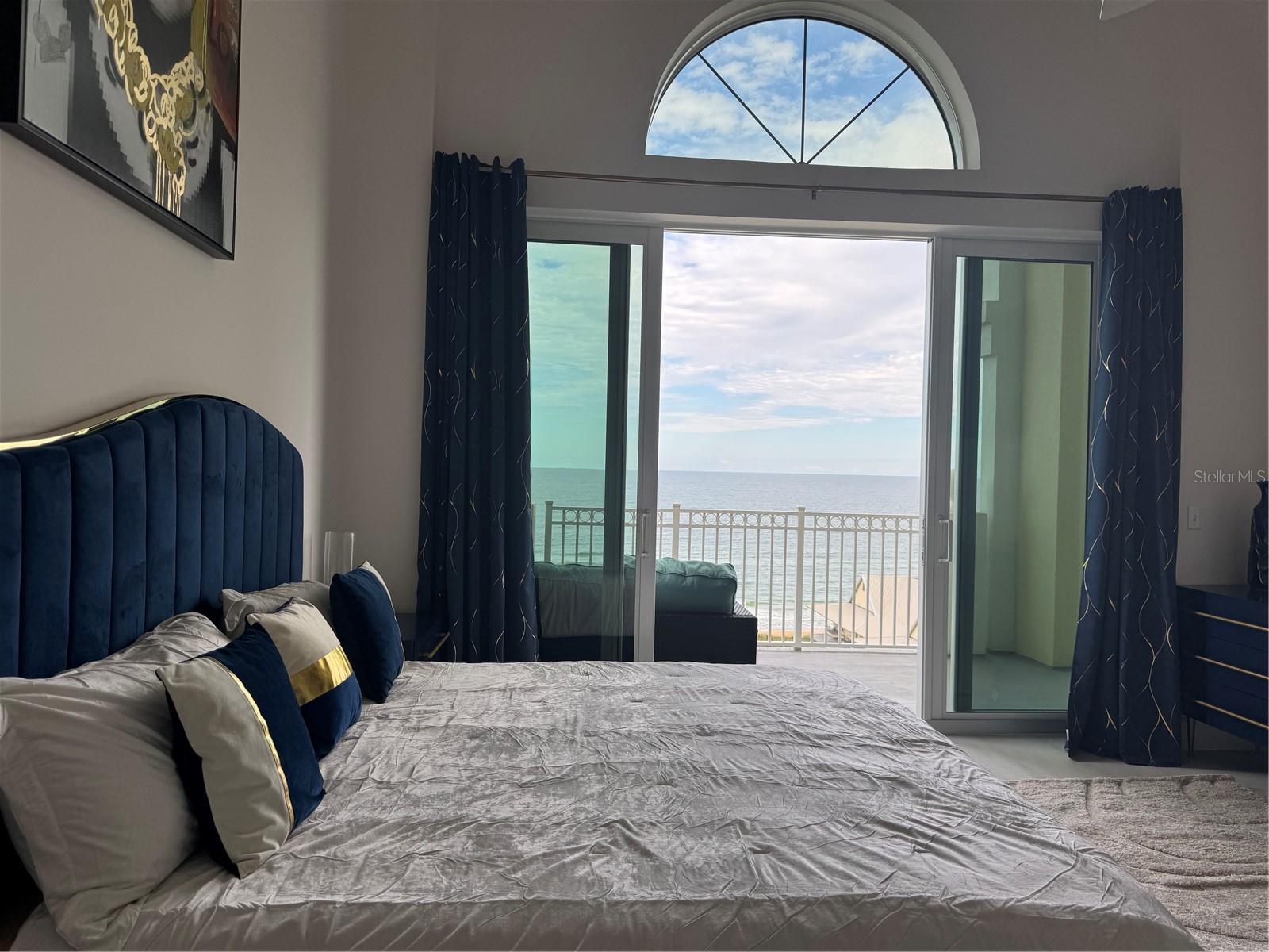 Image 21 of 41 For 200 Ocean Crest Drive 1112