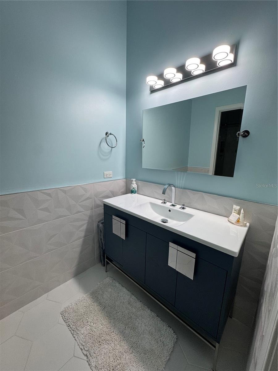 Image 36 of 41 For 200 Ocean Crest Drive 1112