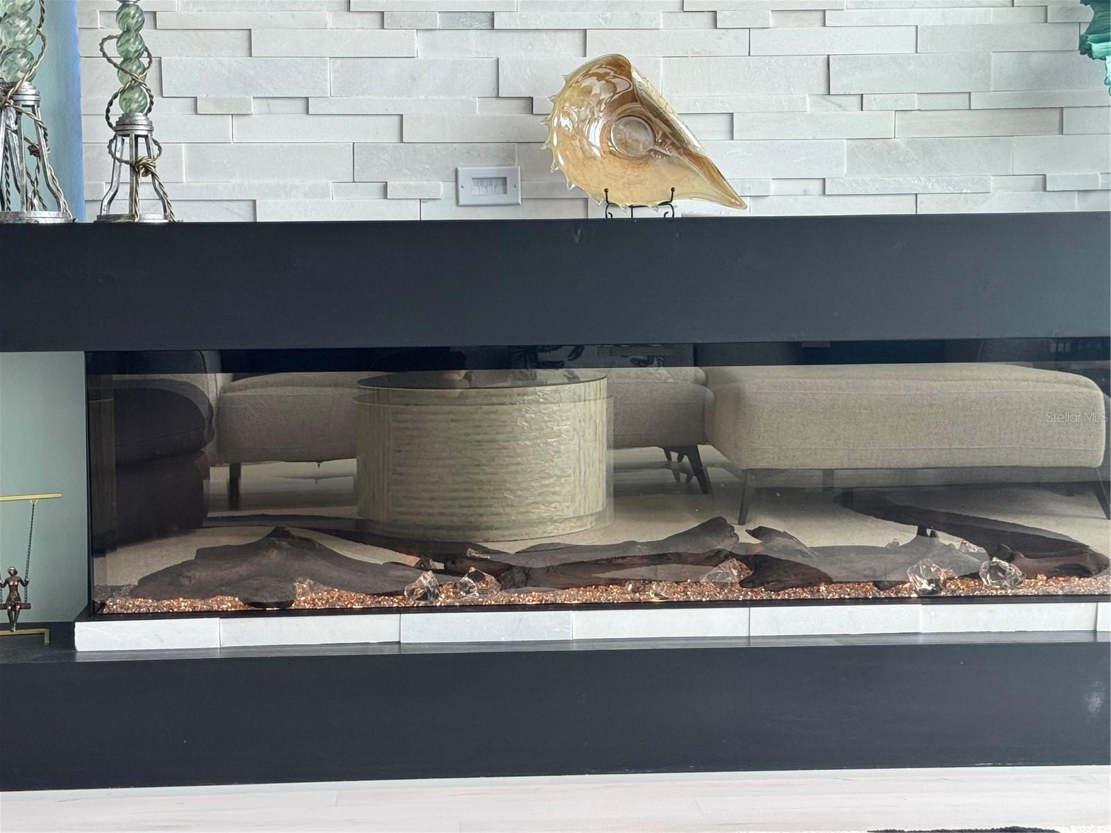 Image 6 of 41 For 200 Ocean Crest Drive 1112