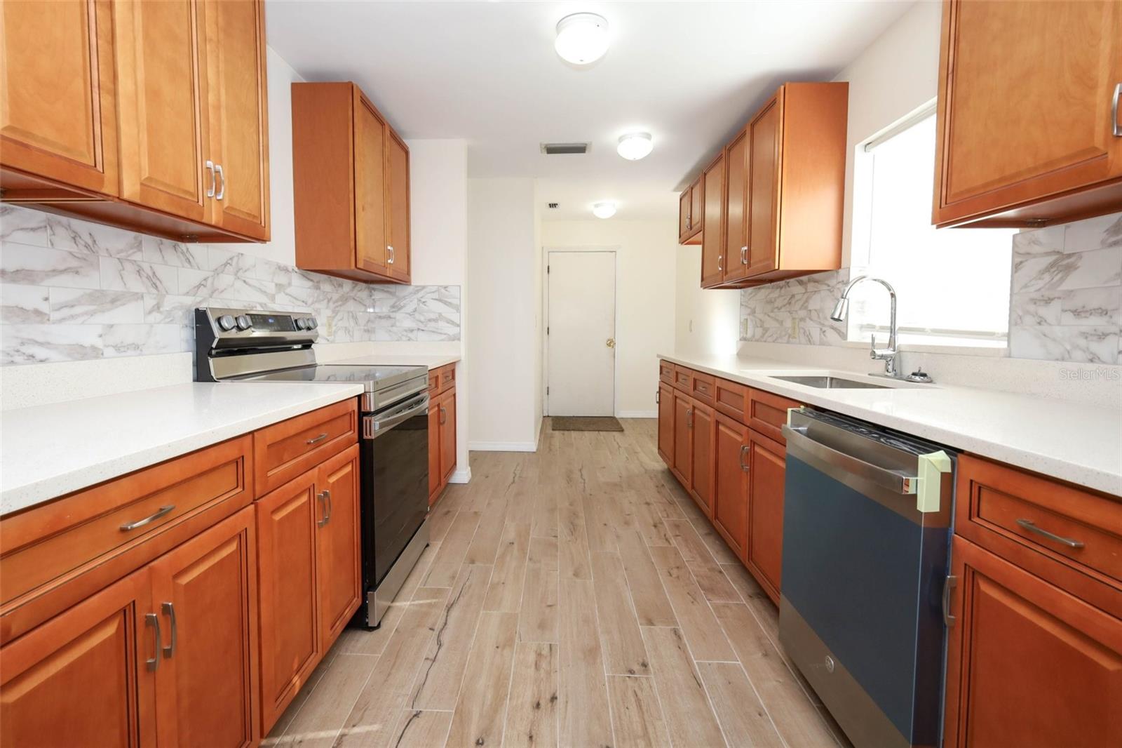 Image 14 of 38 For 11842 Atlin Drive