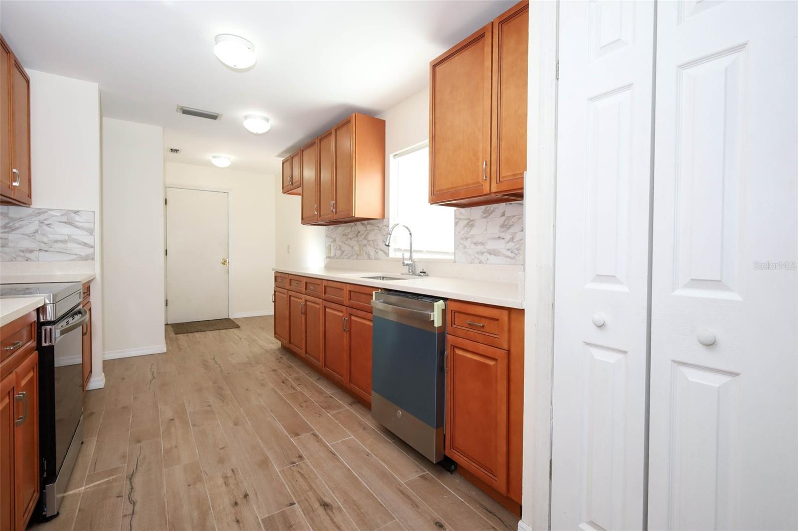 Image 15 of 38 For 11842 Atlin Drive