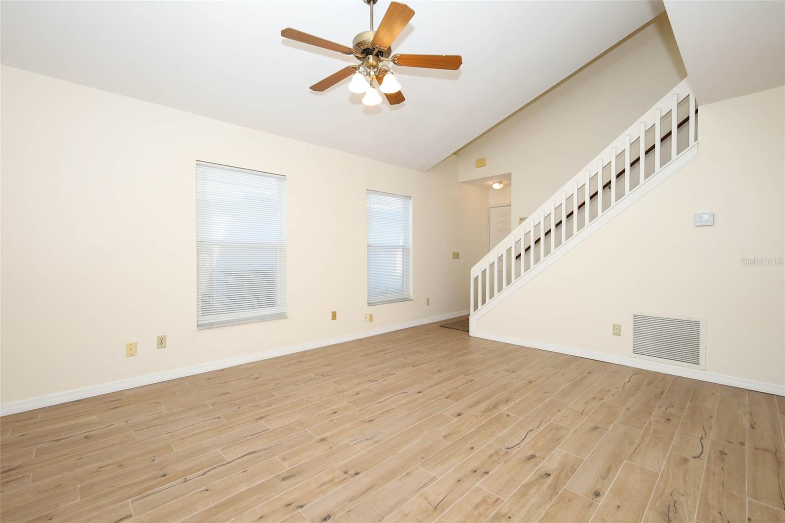 Image 5 of 38 For 11842 Atlin Drive