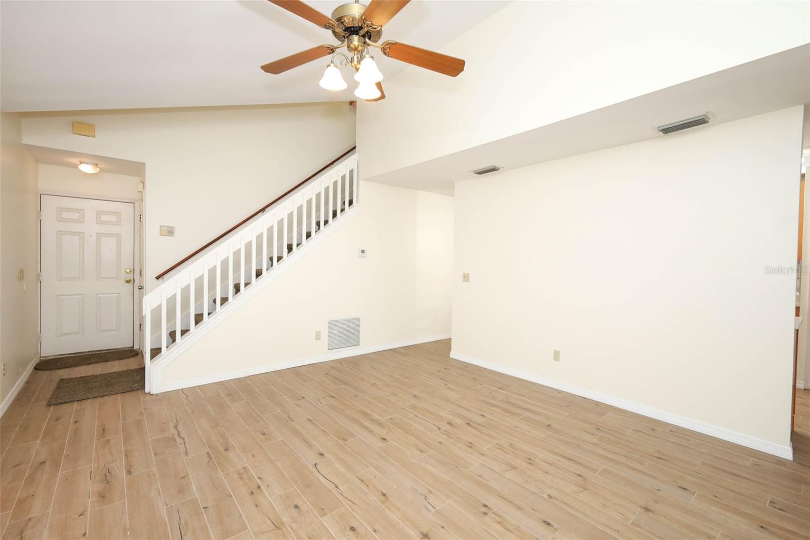 Image 6 of 38 For 11842 Atlin Drive