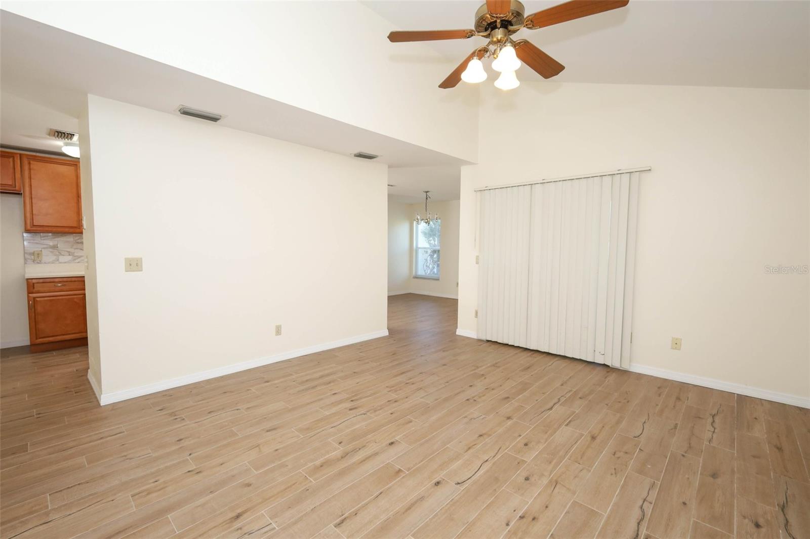 Image 7 of 38 For 11842 Atlin Drive